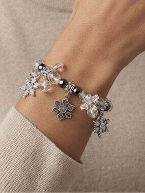 Crystal Snowflake Charm Bracelet - Silver & Clear -